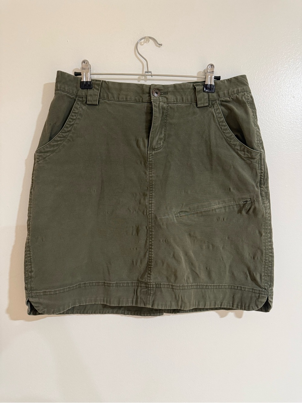 Duluth Trading Co Rootstock Cargo Skort in Olive Green - Size 6